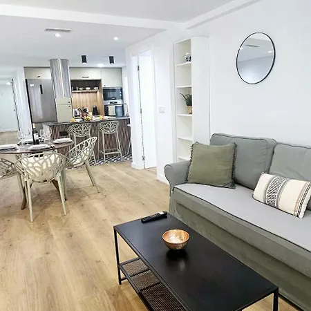 Charlot Center Iii By Suncastle Appartement