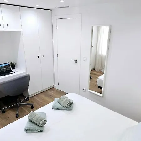 Charlot Center Iii Apartment